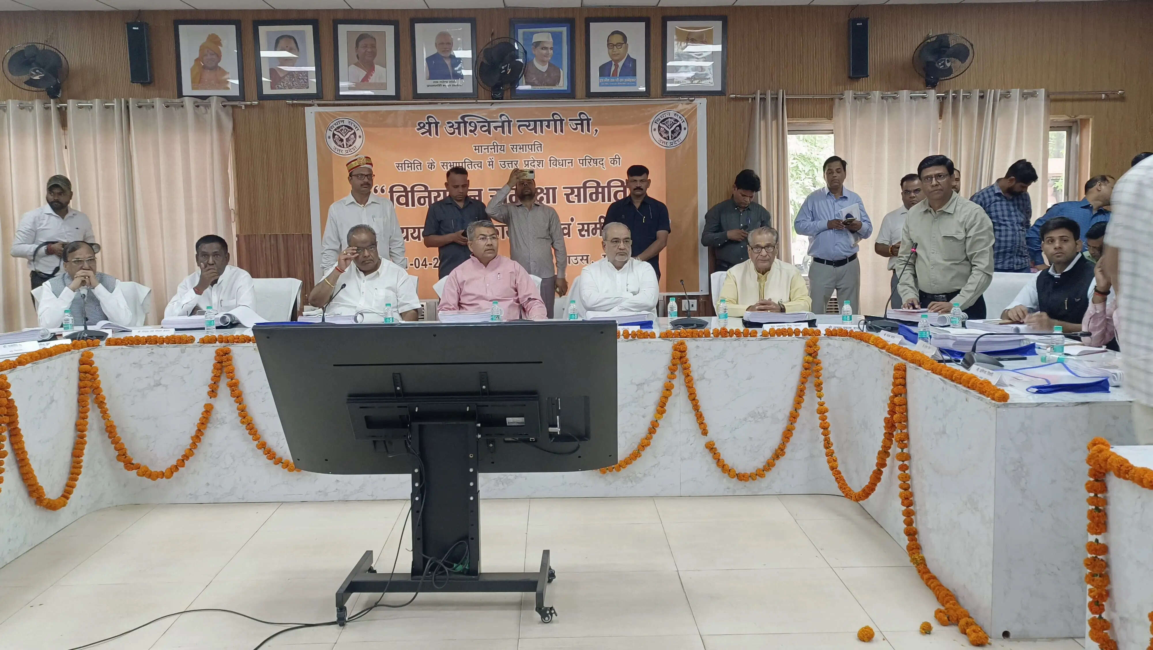 शिलापट्टों को तैयार करने के दौरान शासनादेश का गंभीरता पूर्वक पालन करें : अश्विनी त्यागी