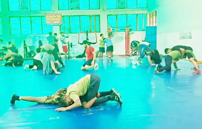 सोनीपत में खिलाड़ियों को नशा व साइबर ठगी से बचाव के तरीके बताए