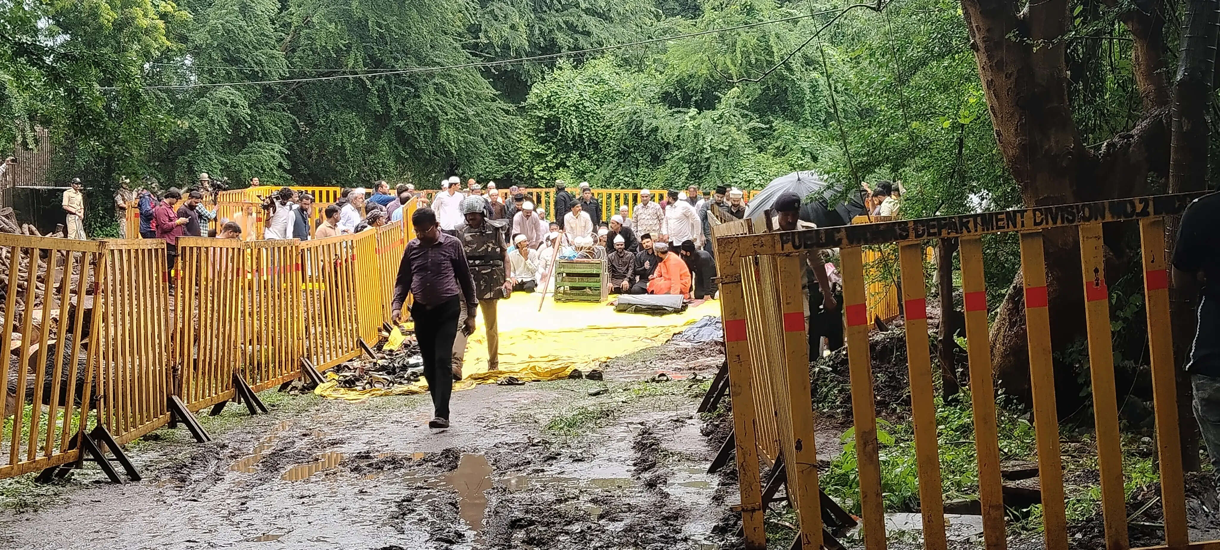 (अपडेट) सुप्रीम कोर्ट के आदेश के बाद भोजशाला से सटी जगह पर नवाज, भोजशाला में हुई पूजा अर्चना