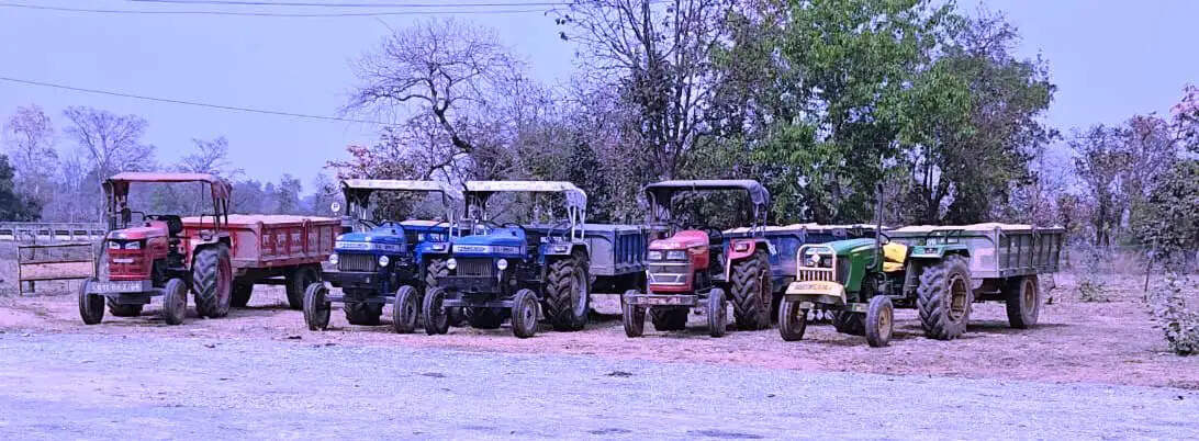 खनिजों के अवैध उत्खनन व परिवहन भण्डारण पर कार्रवाई, 12 ट्रैक्टर व 3 हाइवा जब्त