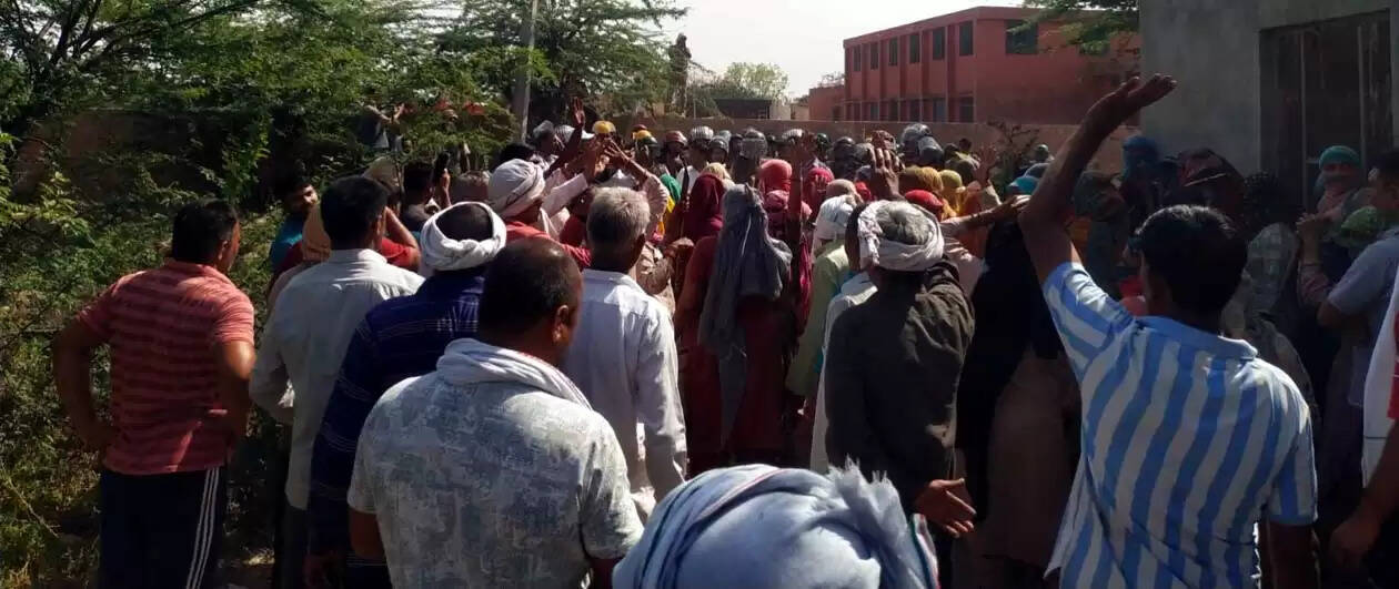 हांसी में निशानदेही करने गई टीम का भारी विरोध, बैरंग लौटना पड़ा