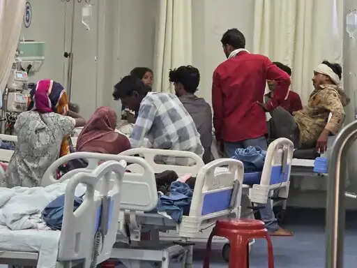 छतरपुर:&nbsp;प्रसाद खाने के&nbsp;बाद एक ही परिवार के 8 लोगों की तबीयत बिगड़ी,&nbsp;चार बच्चे और तीन महिलाएं शामिल