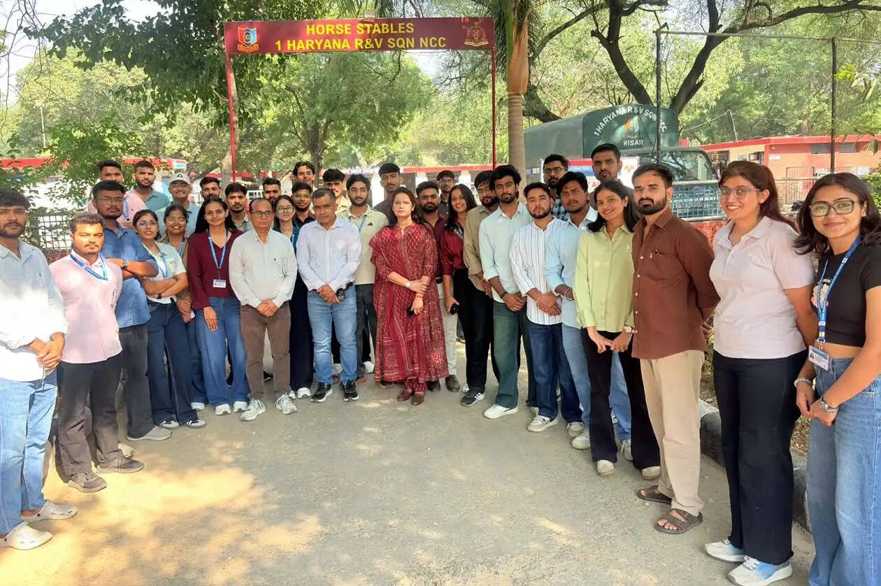 हिसार : आधुनिक पशु चिकित्सा तकनीकों, प्रयोगशालाओं और अनुसंधान गतिविधियों से रूबरू हुए विद्यार्थी