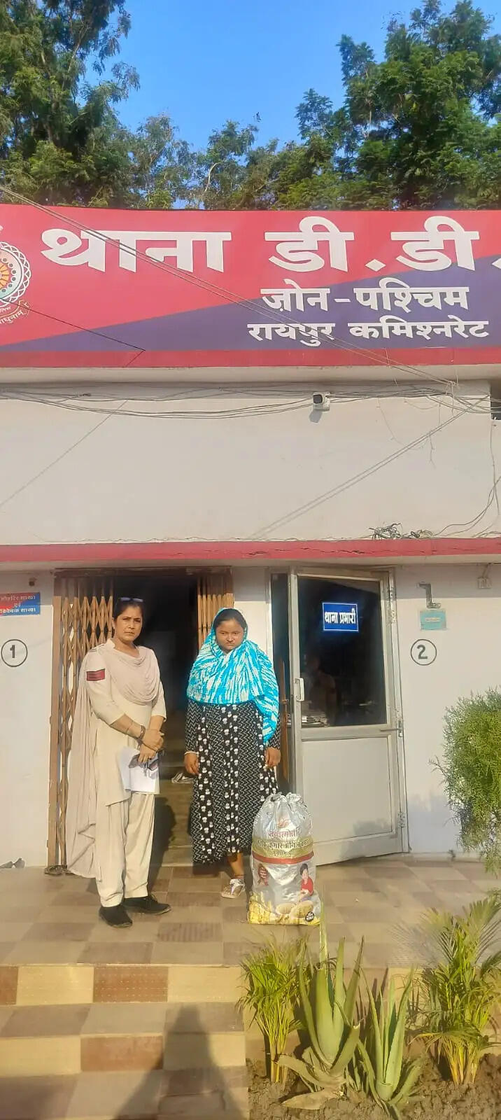 अवैध रूप से शराब के साथ महिला आरोपित नेहा कण्डरा गिरफ्तार
