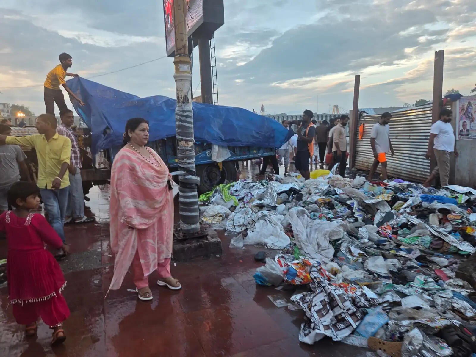 कावड़ मेला के बाद मैराथन सफाई अभियान, मेयर ने किया निरीक्षण