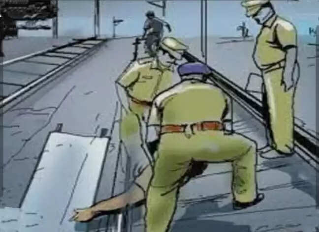 देवरिया: किशोर का शव रेलवे ट्रैक के पास मिला, जांच में जूटी पुलिस