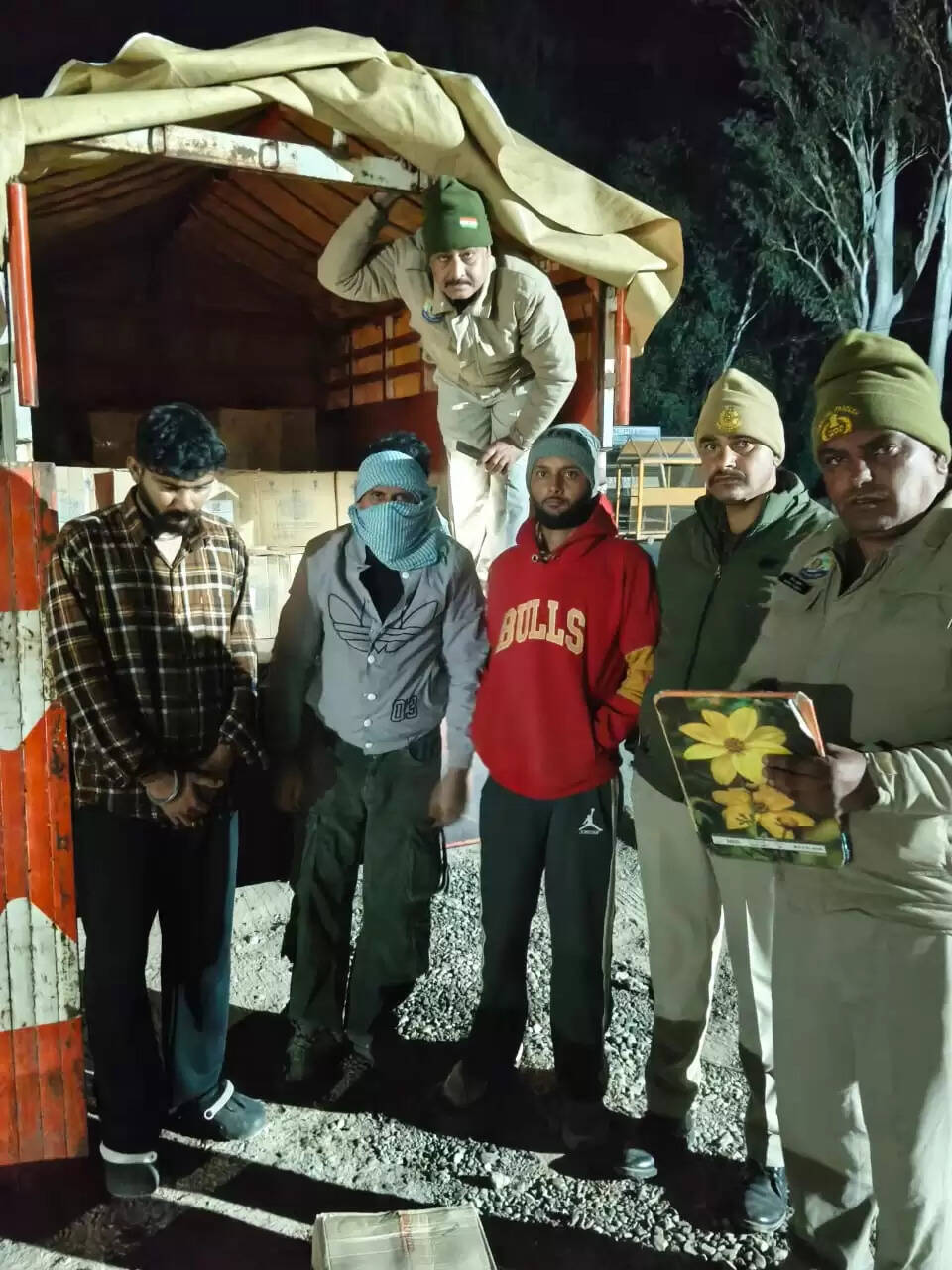 नूरपुर पुलिस ने पकड़ा शराब का बड़ा जखीरा, 105 पेटी अवैध शराब बरामद