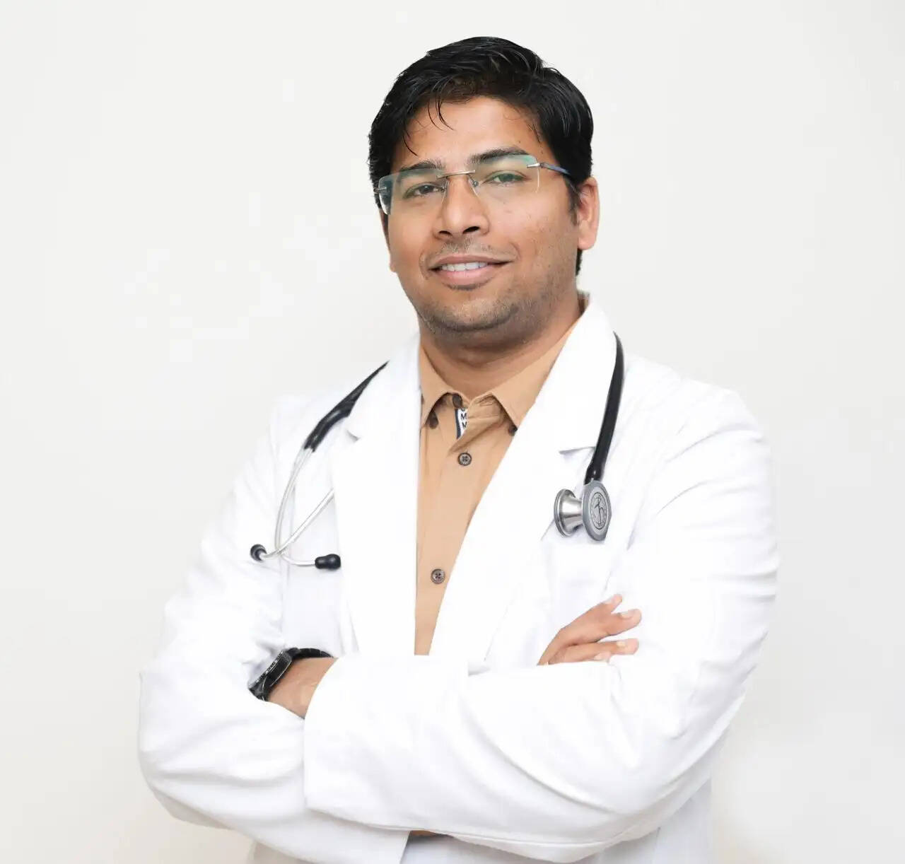 पार्किंसन पर बड़ी जीत: डीबीएस सर्जरी से बुजुर्ग को मिली नई जिंदगी