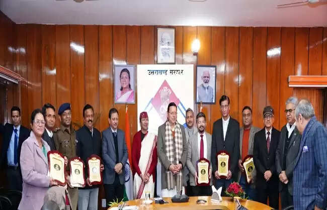 आरटीआई अधिनियम के 20 वर्ष: मुख्यमंत्री ने अधिकारियों को सम्मानित कर दिया पारदर्शिता का संदेश