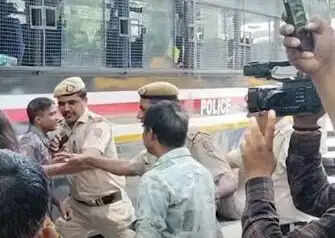 प्रेस क्लब ने जंतर-मंतर पर प्रदर्शन के दौरान पत्रकारों से दुर्व्यवहार की निंदा की