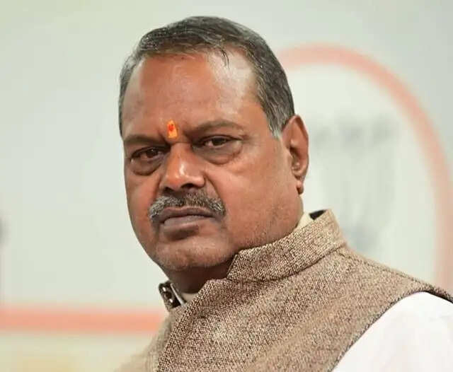 अभियान चलाकर करें खाद-बीज विक्रय करने वाली संस्थाओं की जांच : मंत्री कुशवाह