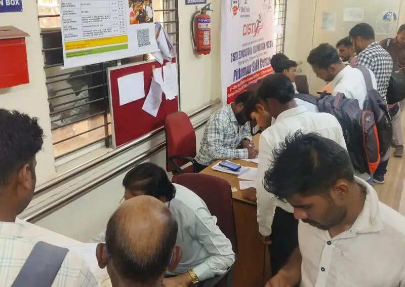 इंदौरः रोजगार मेले में 91 युवक-युवतियों को प्रतिष्ठित कंपनियों में मिली नौकरी