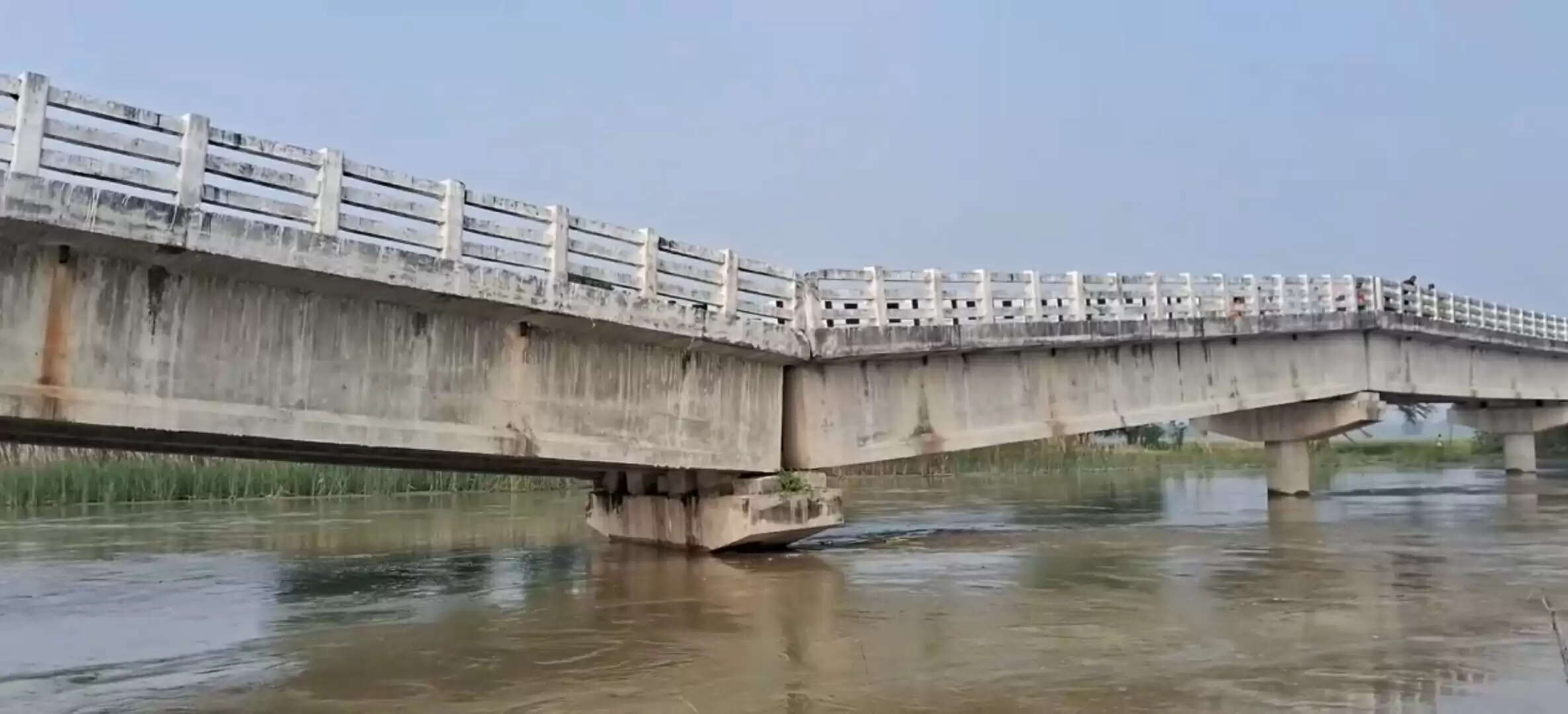 3.82 करोड़ की लागत से बने पुल के धंसने के मामले में पांच सदस्यीय जांच टीम का गठन