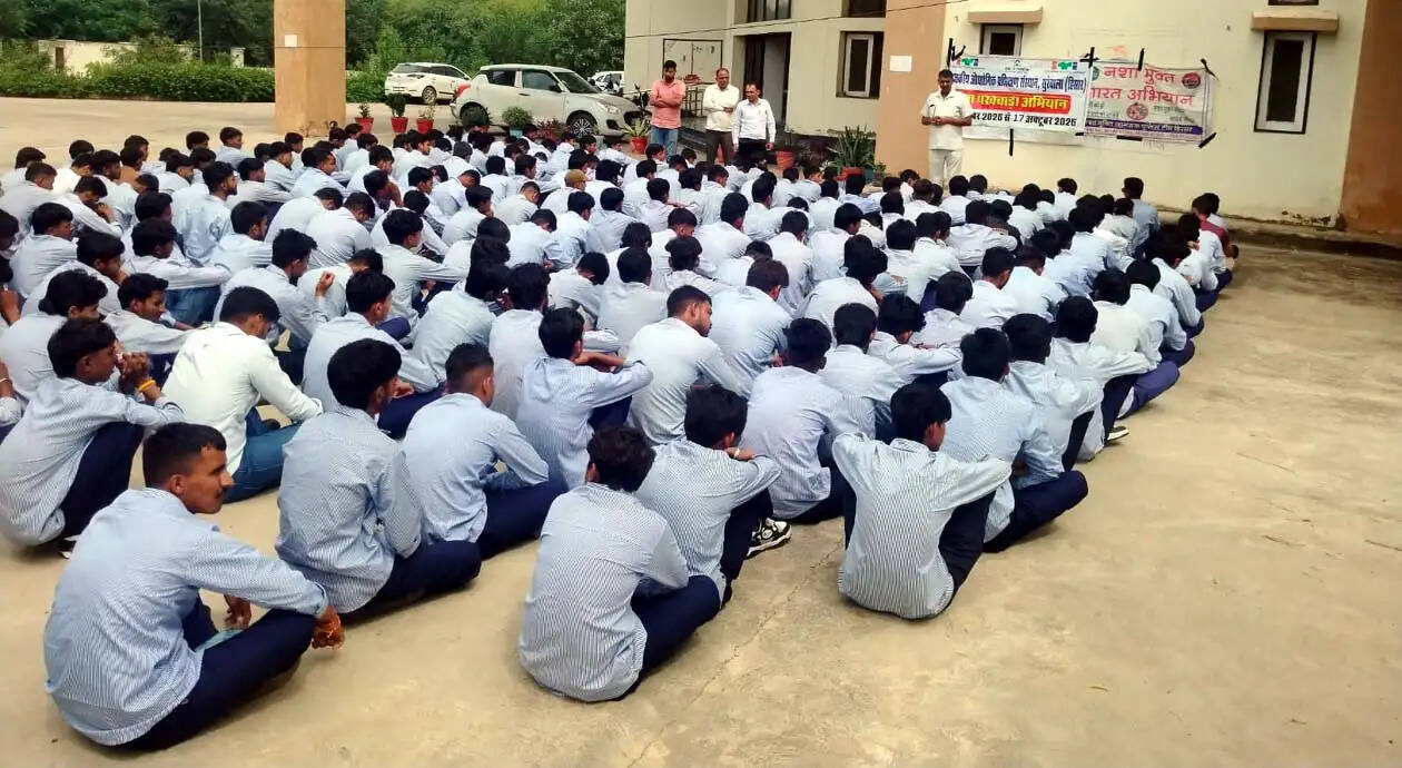 हिसार : खेल मैदान से आईटीआई तक नशे के खिलाफ पहुंची पुलिस, 13 पीड़ितों को उपचार से जोड़ा