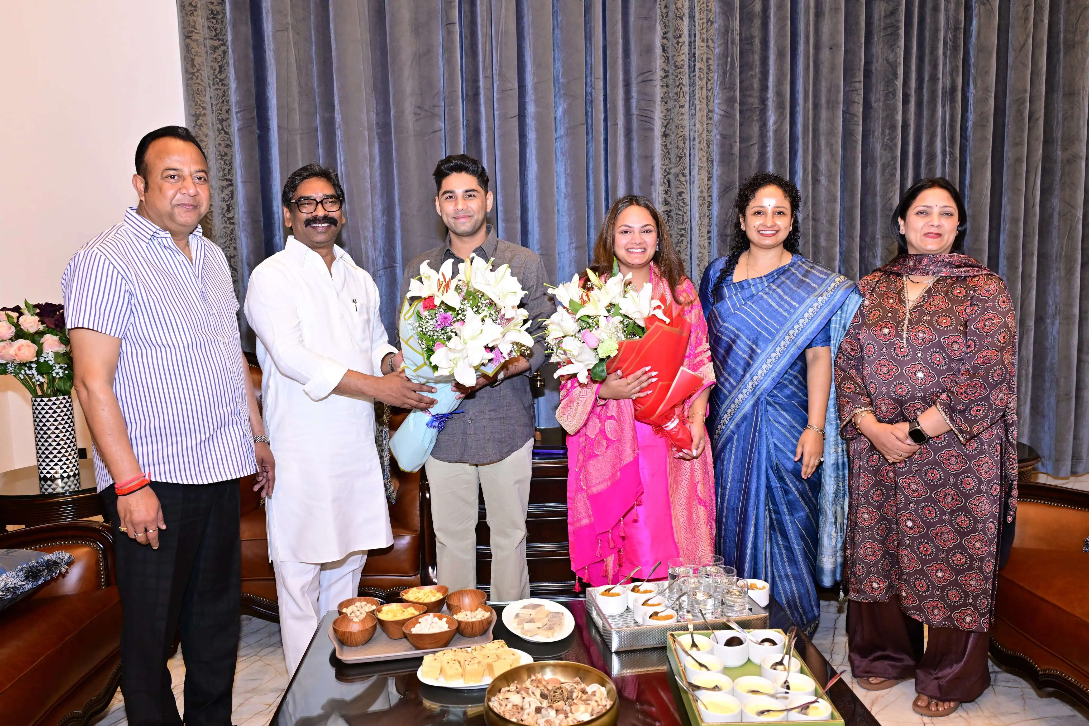 विधायक नवीन जायसवाल की बेटी के विवाह उपरांत समारोह में पहुंचे मुख्यमंत्री,नवदंपति को दिया आशीर्वाद