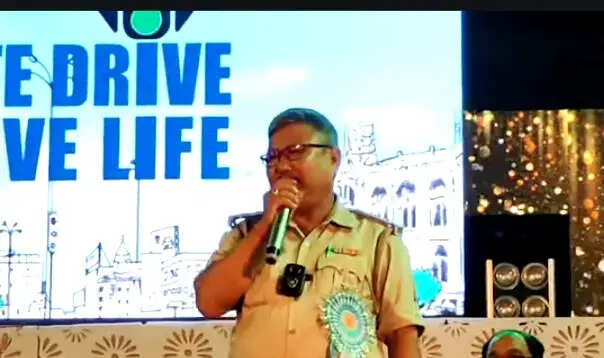 बेलदा के बाखराबाद में सड़क सुरक्षा को लेकर विशेष जागरूकता अभियान