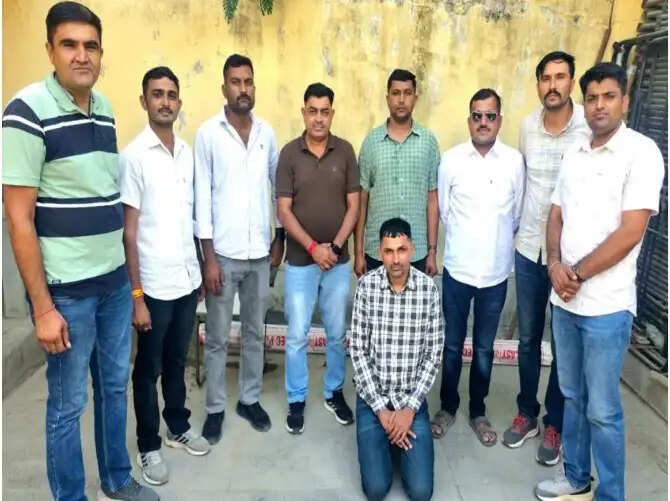ऑपरेशन विषकपिल: तीन साल से फरार एक लाख का इनामी तस्कर कंवराराम बाड़मेर से गिरफ्तार