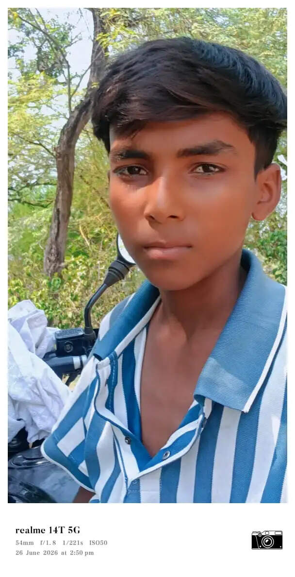 पैंट में घुसे सांप ने किशोर को डसा, इलाज के दौरान मौत