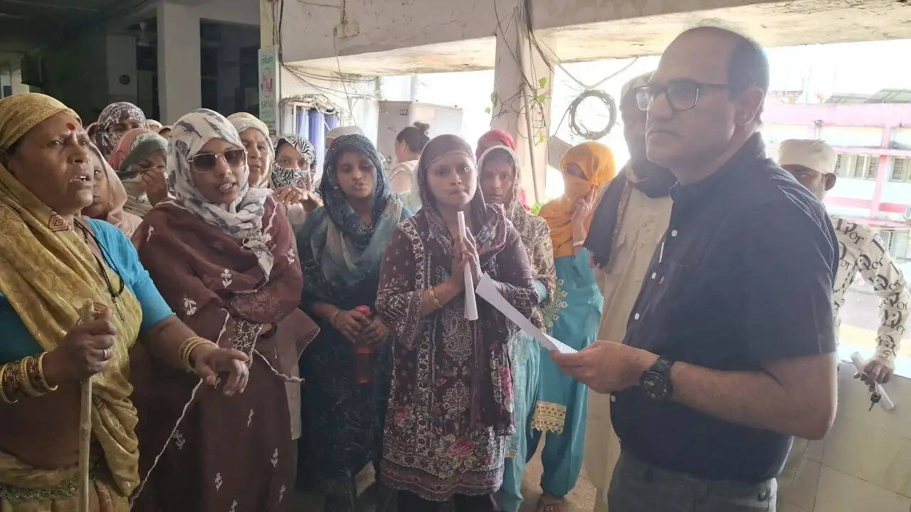 दमोह: वृद्धा की संदिग्ध मौत के बाद महिलाओं का फूटा आक्रोश, सुरक्षा इंतजाम मजबूत करने की मांग