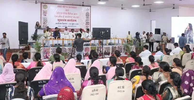 मप्र की गोंडी चित्रकला को मिला डिजिटल बाजार का नया मंच, वैश्विक पहचान की ओर बढ़े जनजातीय कलाकार