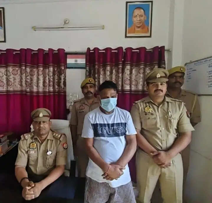 कोडीन सिरप तस्करी मामले में वांटेड शुभम जायसवाल को अनुभव प्रमाण पत्र बनाकर देने वाला विकास गिरफ्तार