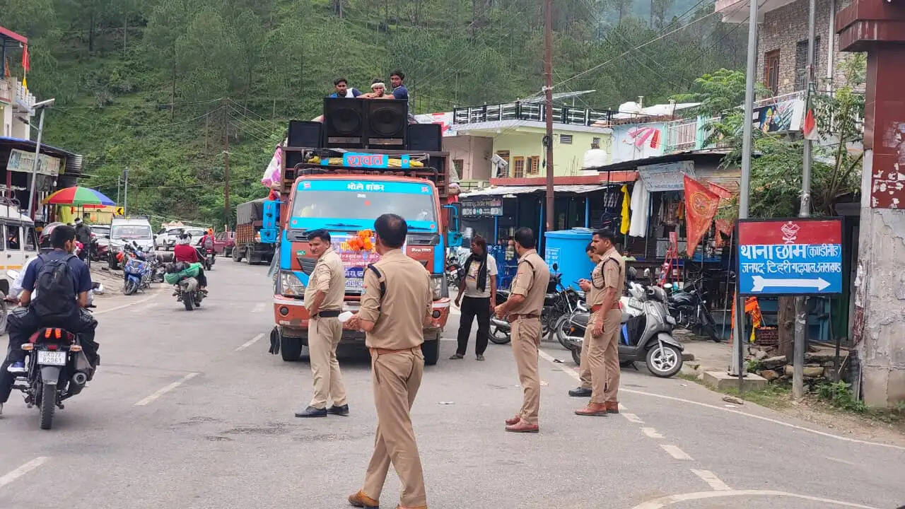कांवड़ यात्रा : छाम-कंडीसौड़ में पुलिस ने चलाया सघन चेकिंग अभियान
