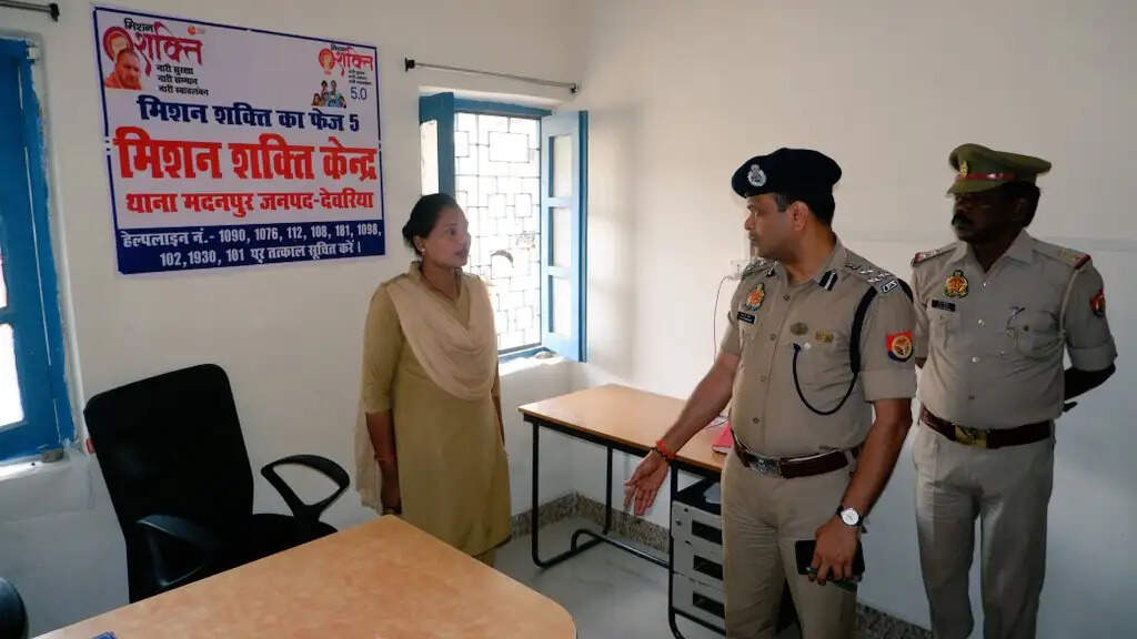 डीआईजी ने मदनपुर थाना का किया आकस्मिक निरीक्षण