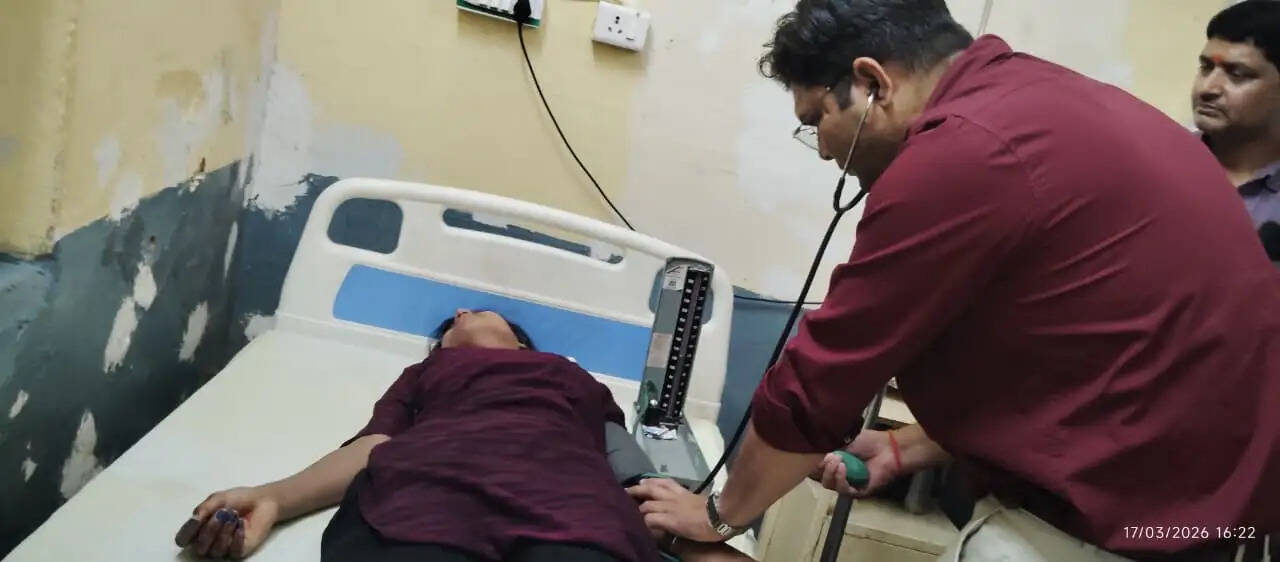 गंगा में कूदी युवती, मछुआरों ने बचाई जान