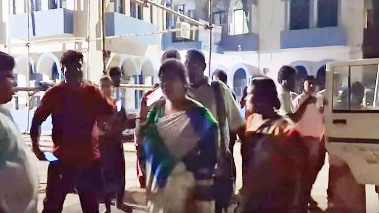 हल्दिया में सियासी तनाव के बीच भाजपा विधायक की गाड़ी से घर लौटे टीएमसी सदस्य