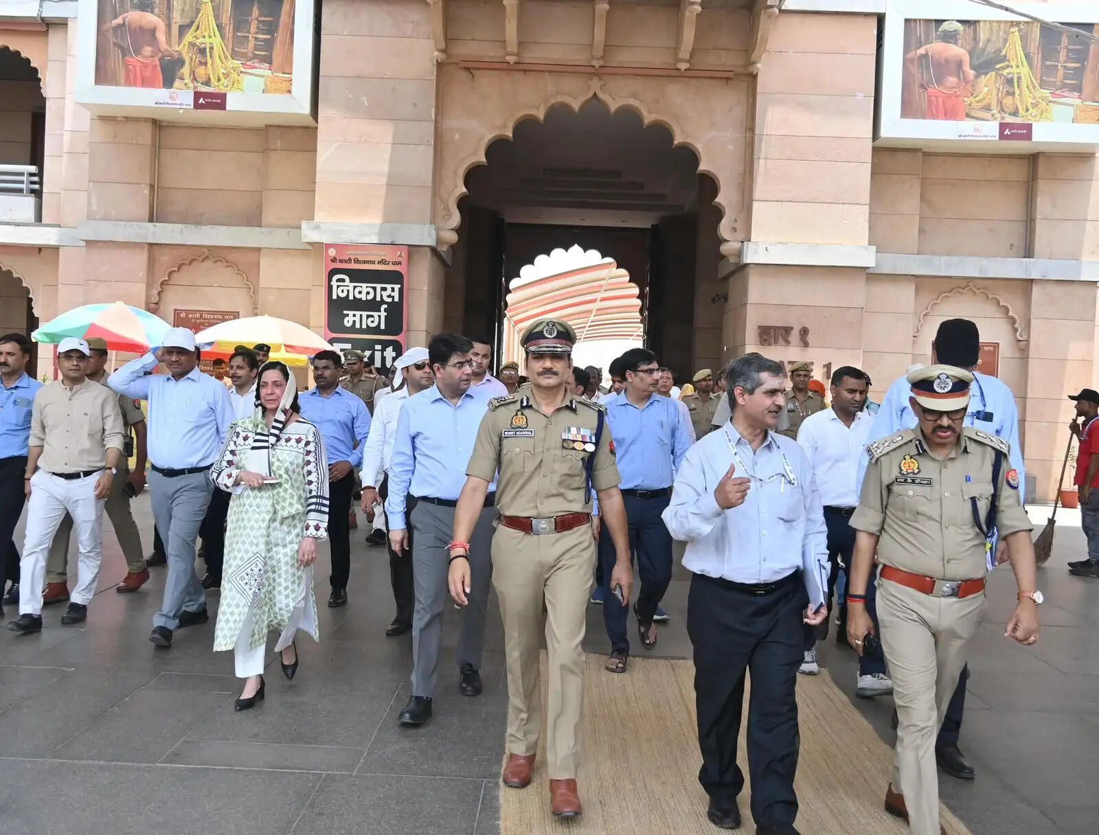 आई बी की अपर निदेशक ने काशी विश्वनाथ धाम की सुरक्षा व्यवस्था को परखा