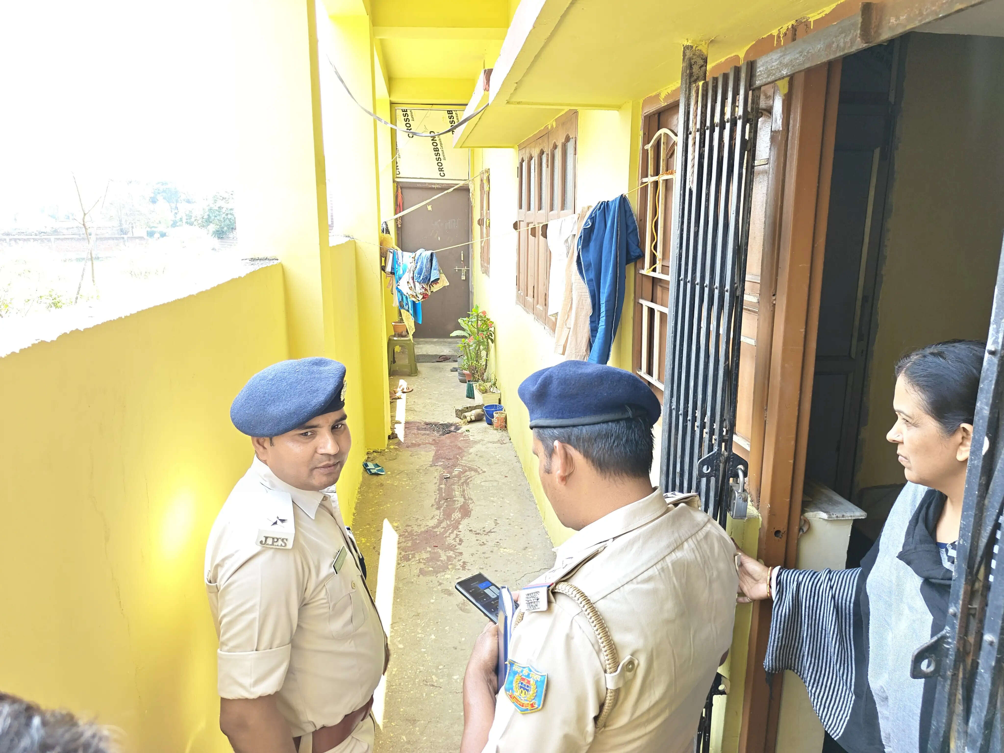 पति ने कर दी हथौड़े से मारकर पत्नी की हत्या