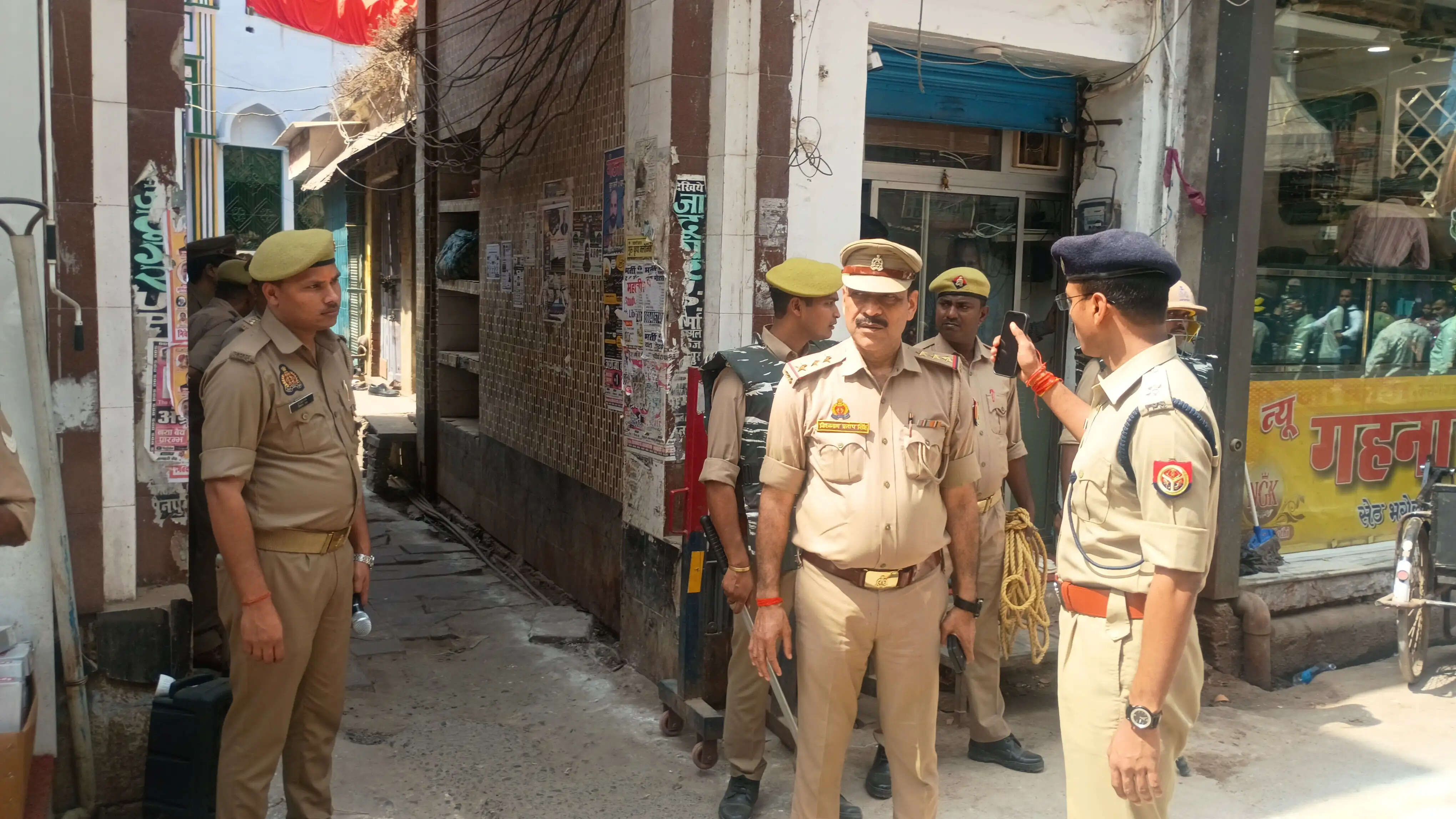 जौनपुर जिले में शांतिपूर्ण ढंग से संपन्न हुई अलविदा जुमे की नमाज