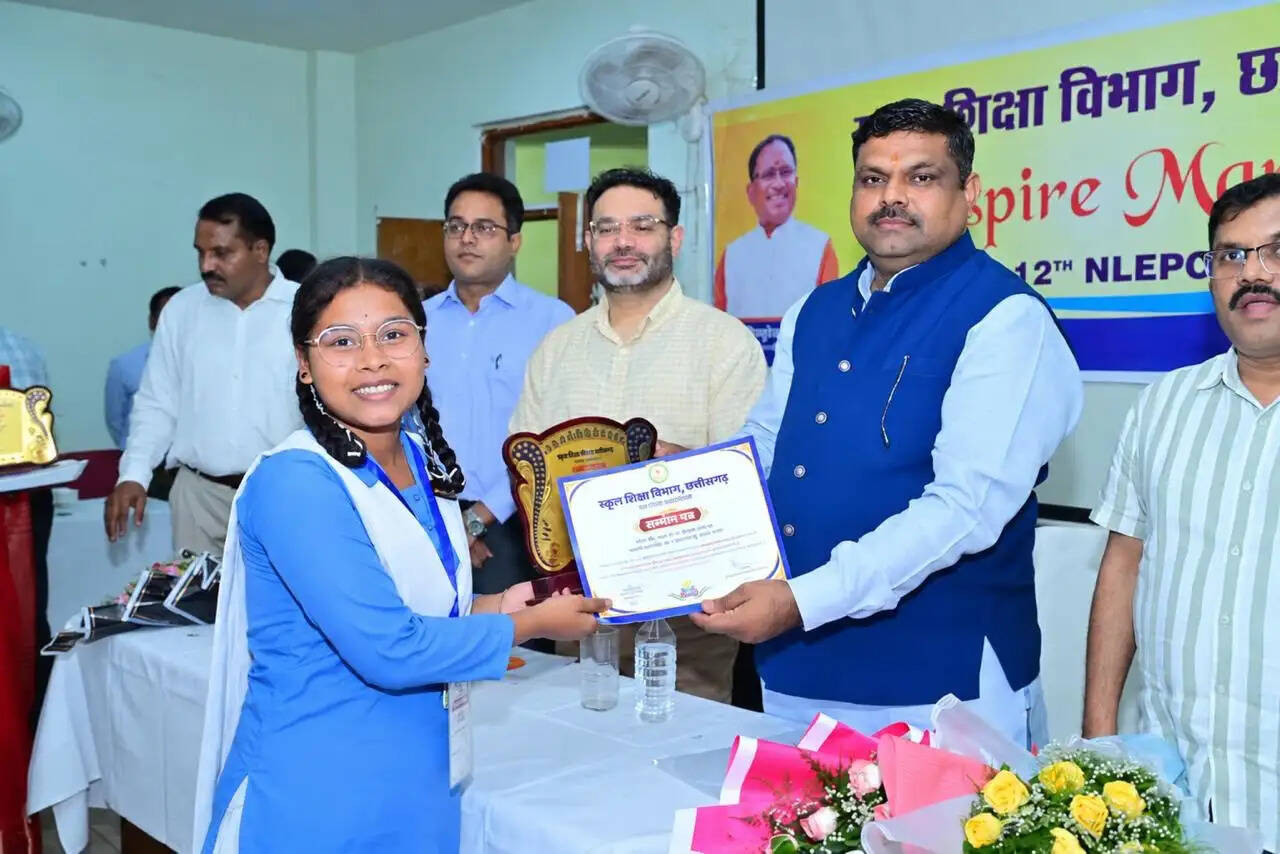 इंस्पायर अवार्ड योजना से बच्चों में नवाचार और वैज्ञानिक सोच को मिल रहा प्रोत्साहन : शिक्षा मंत्री गजेन्द्र यादव