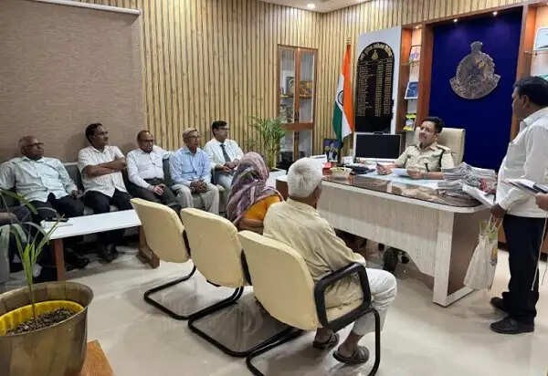 विदिशा: नागरिकों को न्याय और सुरक्षा का भरोसा दे रही “सीनियर सिटीजन पुलिस पंचायत”