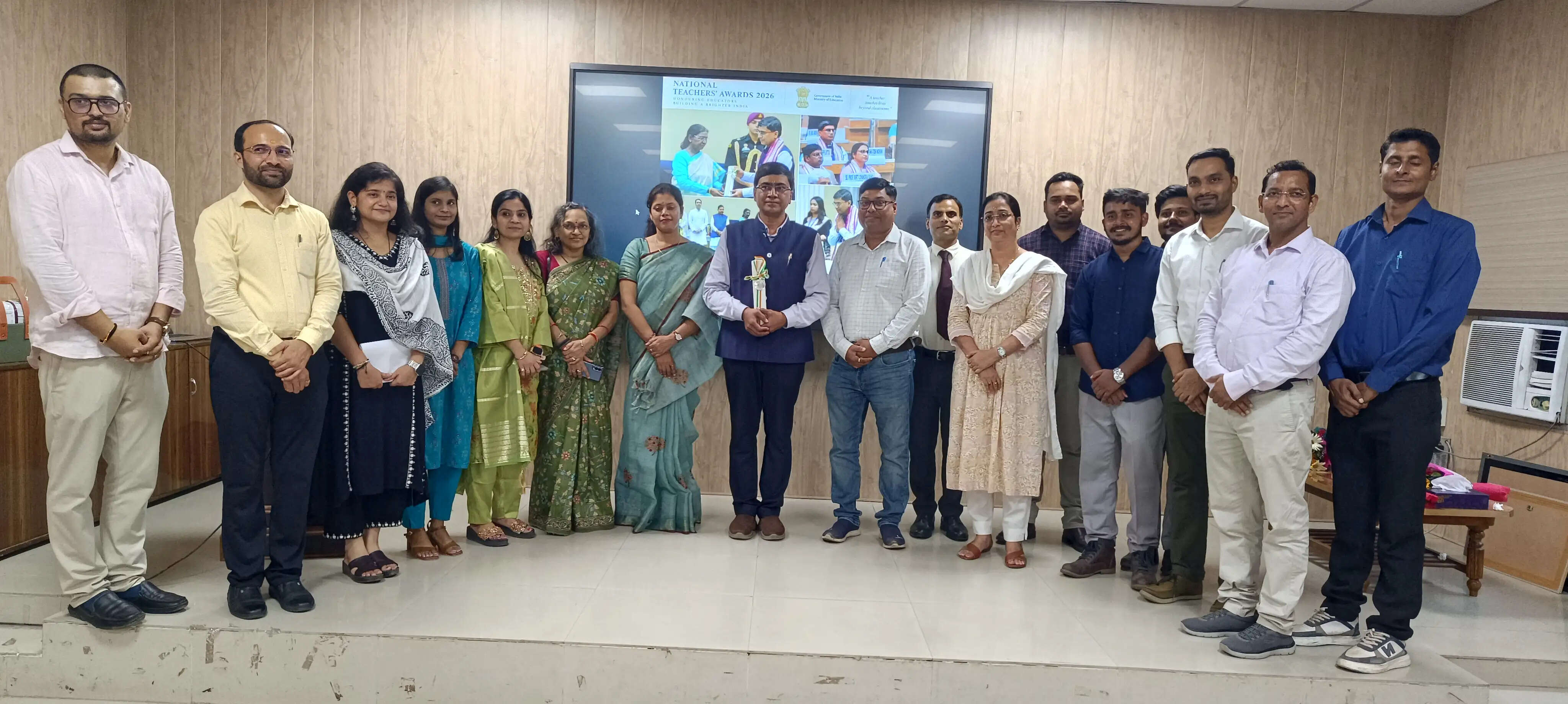 राष्ट्रीय शिक्षक पुरस्कार से सम्मानित प्रो. आशुतोष मोहन का बीएचयू में अभिनंदन