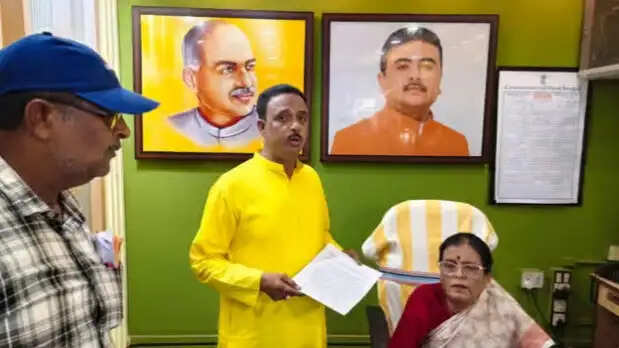 खड़गपुर नगरपालिका में चेयरपर्सन के खिलाफ 15 पार्षद, अविश्वास प्रस्ताव