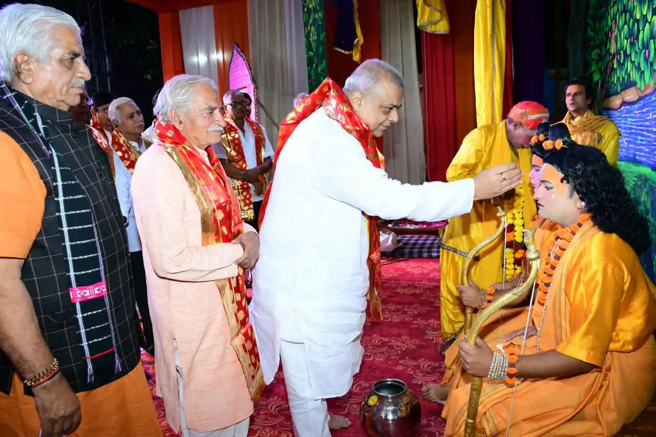 धूं—धूं जलती रही लंका, प्रभुश्रीराम और पवनपुत्र हनुमान के जयकारों से गूंजता रहा रामलीला प्रांगण
