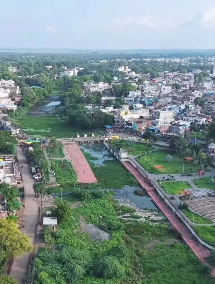 शाजापुर की चिलर नदी में प्रदूषण का खतरा, जल परीक्षण में पीएच 4.3 मिलने से चिंता बढ़ी