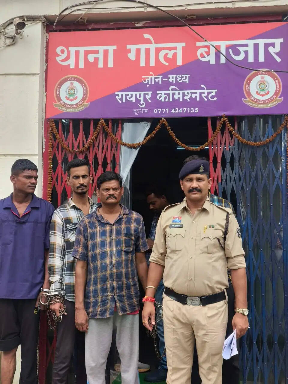 दो दिवसीय विशेष अभियान में रायपुर पुलिस ने 143 वारंट तामील किए, लंबे समय से फरार वारंटी गिरफ्तार