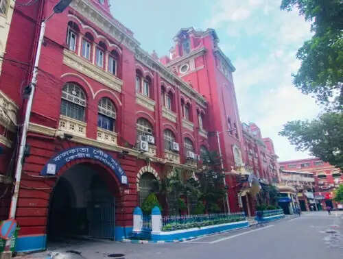 कोलकाता में अवैध निर्माण वैध करने के नियमों पर उठे सवाल