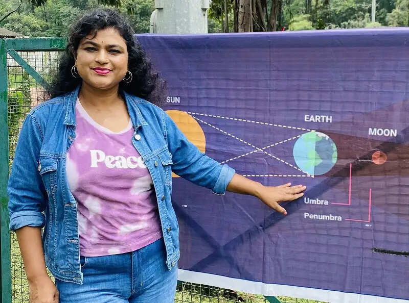 रक्षाबंधन की पूर्णिमा पर लगेगा आंशिक चंद्र ग्रहण, तांबे जैसा लाल दिखाई देगा चांद