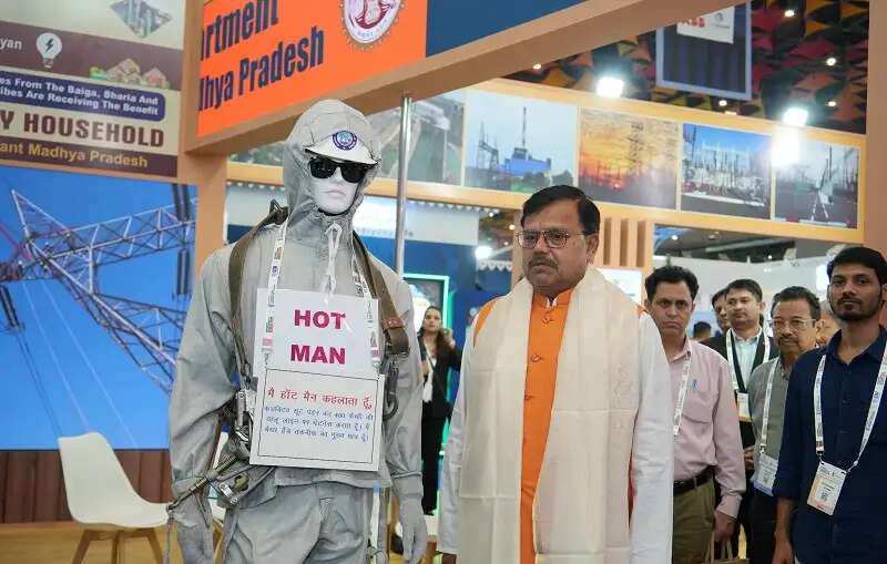 मप्र के ऊर्जा मंत्री तोमर ने नई दिल्ली में किया प्रदर्शनी का अवलोकन