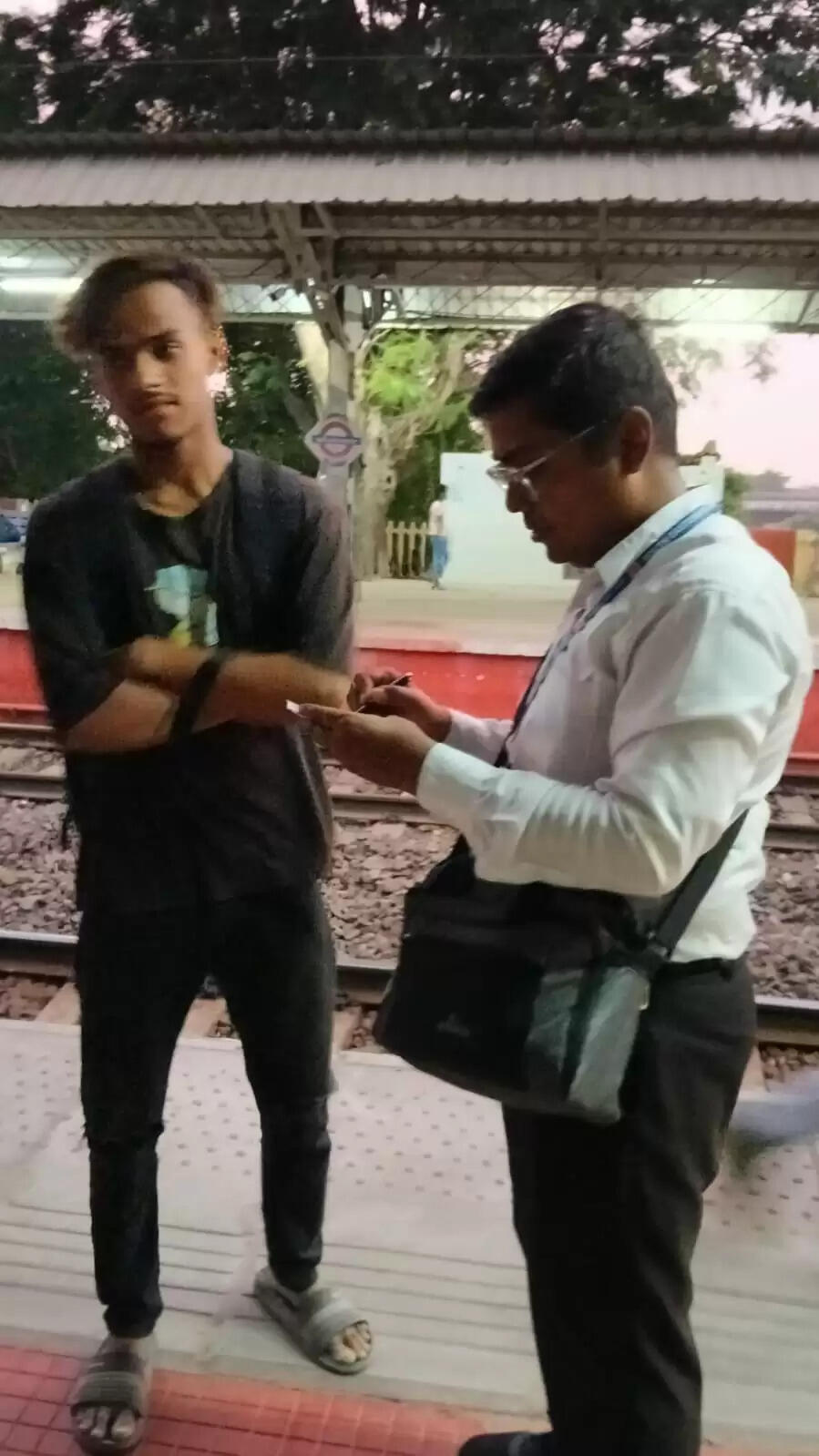 दक्षिण पूर्व रेलवे की बड़ी कार्रवाई, बिना टिकट 377 मामलों में जुर्माना