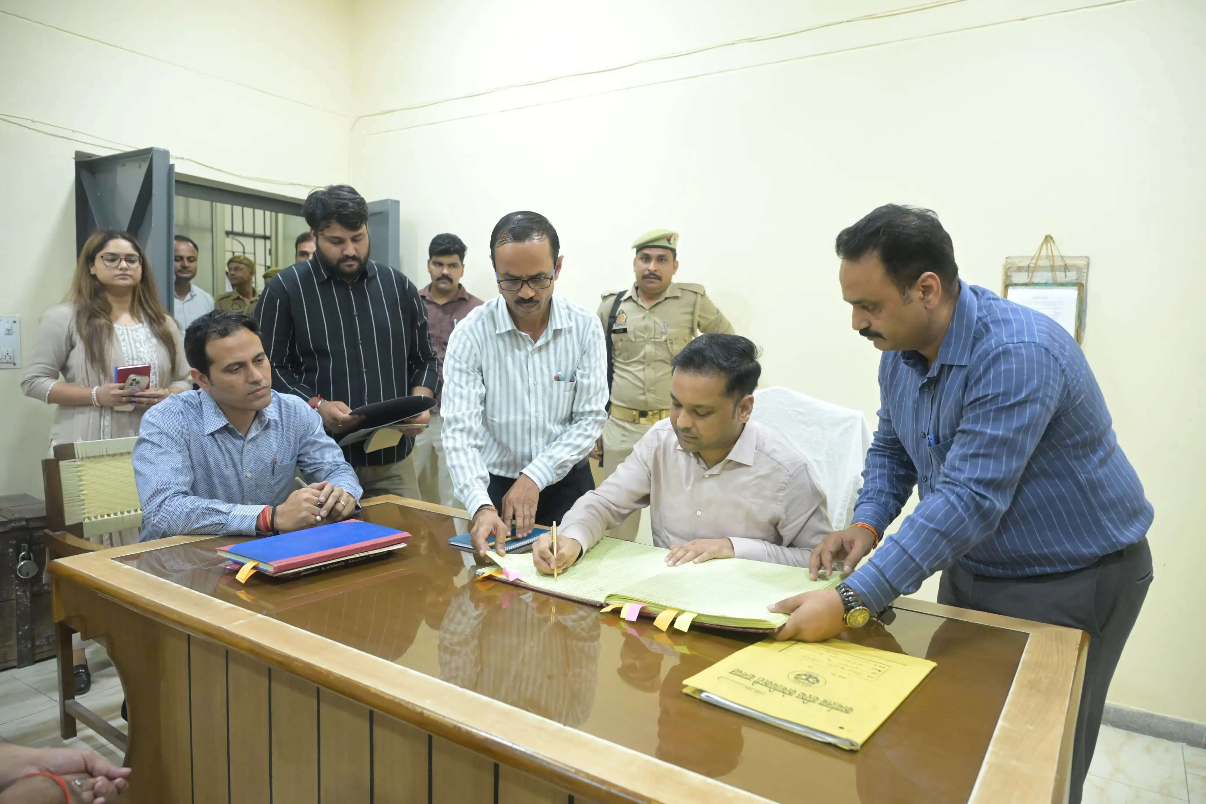 आईएएस अधिकारी दिव्यांशु पटेल ने बागपत जिले के 32वें जिलाधिकारी के रूप में कार्यभार संभाला
