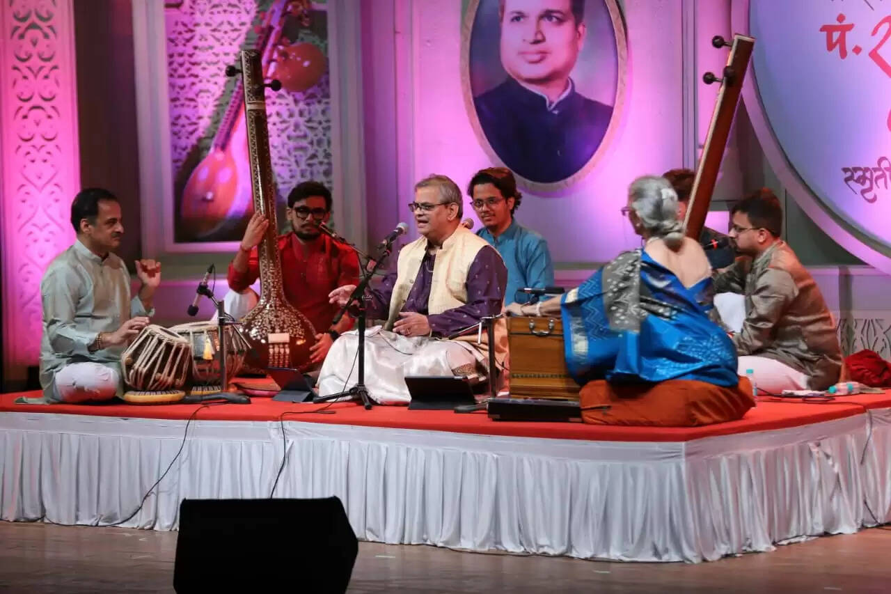 ठाणे में राम मराठे महोत्सव पहला पुष्प प बापट के गायन में खिला