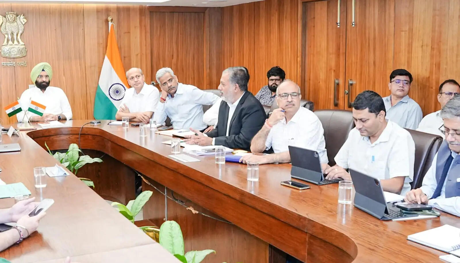 दिल्ली में प्रदूषण से निपटने के लिए नई तकनीक तैनात