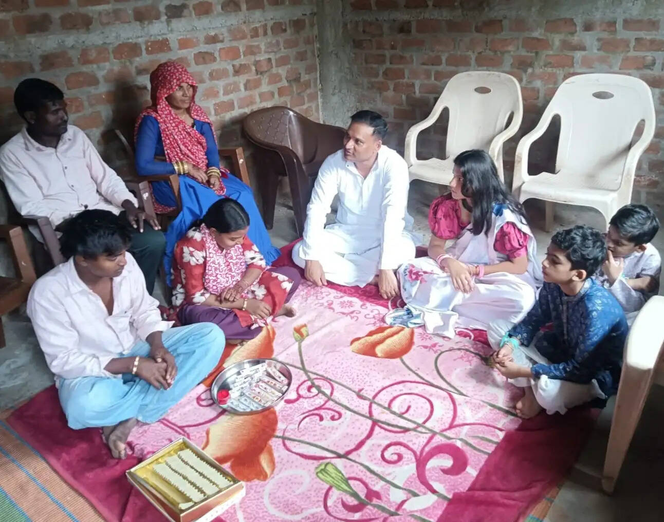 झाबुआ: रक्षाबंधन के पारिवारिक स्नेह, सौहार्द पर्व पर रैखांकित हुई प्रशासनिक संवेदनशीलता एवं अपनापन