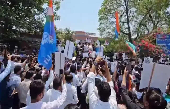 एनएसयूआई ने नीट प्रश्नपत्र लीक मामले के खिलाफ किया प्रदर्शन, मांगा धर्मेंद्र प्रधान का इस्तीफा