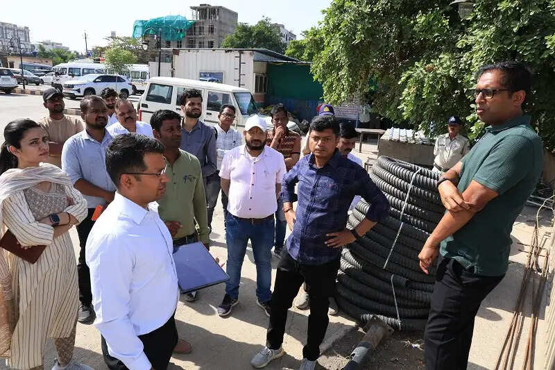 उज्जैनः संभागायुक्त और कलेक्टर ने किया सिंहस्थ 2028 के निर्माण कार्यों का निरीक्षण