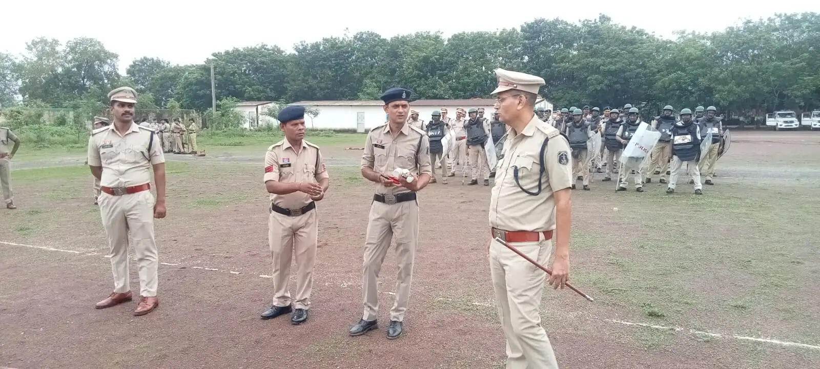 जांजगीर पुलिस लाइन में बलवा ड्रिल का अभ्यास, दंगा नियंत्रण और आपात स्थिति से निपटने जवानों को दिया विशेष प्रशिक्षण